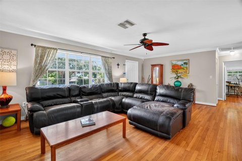 Casa en venta en Mount Dora, Florida, 3 dormitorios, 225.2 m2 № 1908808 - foto 8