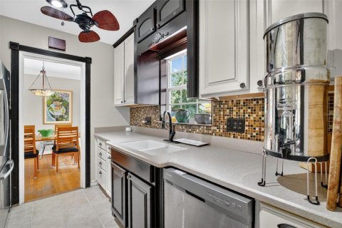 Casa en venta en Mount Dora, Florida, 3 dormitorios, 225.2 m2 № 1908808 - foto 9