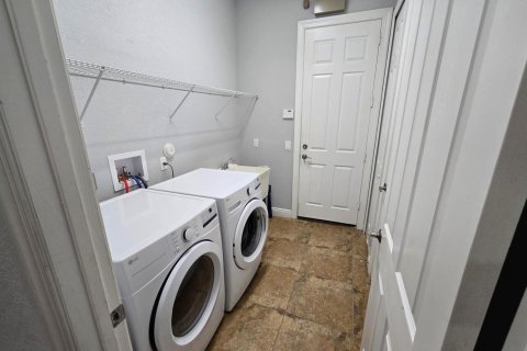 Casa en venta en Jensen Beach, Florida, 4 dormitorios, 240.52 m2 № 2084701 - foto 26