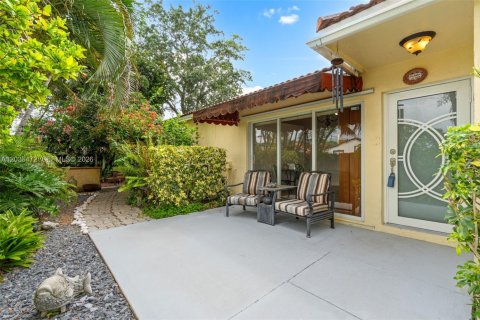 Villa ou maison à vendre à Miami, Floride: 3 chambres, 130.62 m2 № 2084300 - photo 6