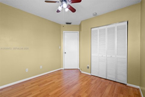 Villa ou maison à vendre à Miami, Floride: 3 chambres, 130.62 m2 № 2084300 - photo 27