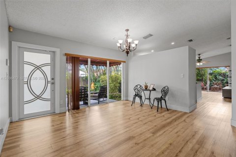 Villa ou maison à vendre à Miami, Floride: 3 chambres, 130.62 m2 № 2084300 - photo 14