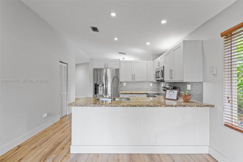 Villa ou maison à vendre à Miami, Floride: 3 chambres, 130.62 m2 № 2084300 - photo 18