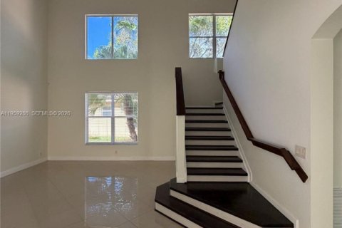 Снять в аренду виллу или дом в Уэстон, Флорида 6 спален, 307.32м2, № 2018107 - фото 7