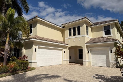 Снять в аренду виллу или дом в Уэстон, Флорида 6 спален, 307.32м2, № 2018107 - фото 2