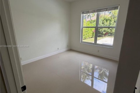 Снять в аренду виллу или дом в Уэстон, Флорида 6 спален, 307.32м2, № 2018107 - фото 21