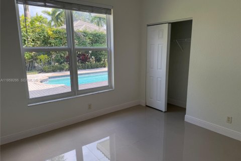 Снять в аренду виллу или дом в Уэстон, Флорида 6 спален, 307.32м2, № 2018107 - фото 25