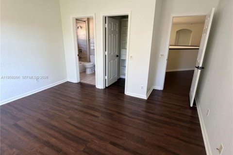 Снять в аренду виллу или дом в Уэстон, Флорида 6 спален, 307.32м2, № 2018107 - фото 28