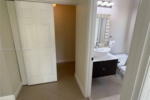 Снять в аренду виллу или дом в Уэстон, Флорида 6 спален, 307.32м2, № 2018107 - фото 23