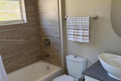 Снять в аренду виллу или дом в Уэстон, Флорида 6 спален, 307.32м2, № 2018107 - фото 30