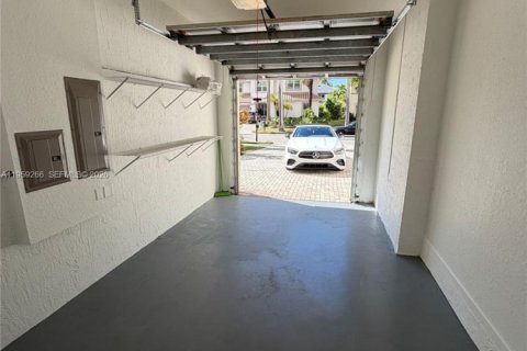 Снять в аренду виллу или дом в Уэстон, Флорида 6 спален, 307.32м2, № 2018107 - фото 19