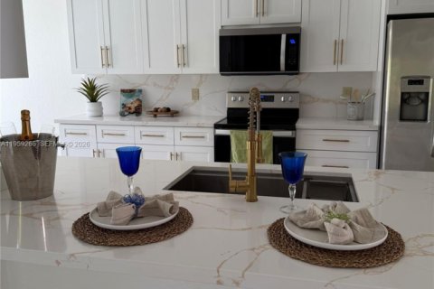 Снять в аренду виллу или дом в Уэстон, Флорида 6 спален, 307.32м2, № 2018107 - фото 26