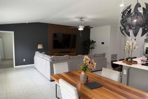 House in Lakeland, Florida 4 bedrooms, 178.19 sq.m. № 2232471 - photo 5
