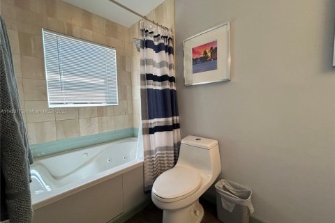 Снять в аренду таунхаус в Холливуд, Флорида 3 спальни, 168.62м2, № 2036976 - фото 26