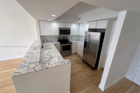 Copropriété à louer à Miami Beach, Floride: 2 chambres, 154.22 m2 № 1890559 - photo 12