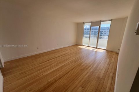 Copropriété à louer à Miami Beach, Floride: 2 chambres, 154.22 m2 № 1890559 - photo 20