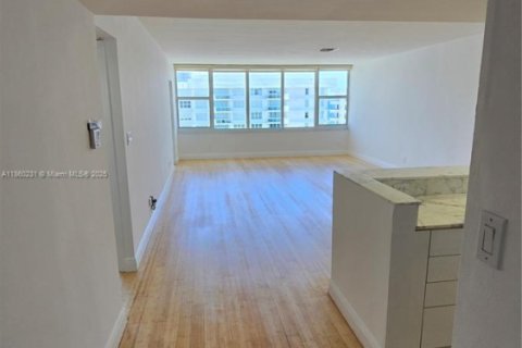 Copropriété à louer à Miami Beach, Floride: 2 chambres, 154.22 m2 № 1890559 - photo 11