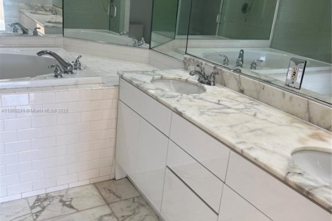 Copropriété à louer à Miami Beach, Floride: 2 chambres, 154.22 m2 № 1890559 - photo 26