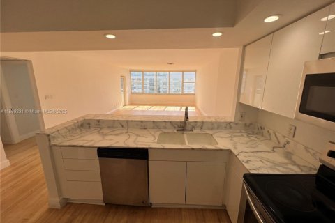 Copropriété à louer à Miami Beach, Floride: 2 chambres, 154.22 m2 № 1890559 - photo 15