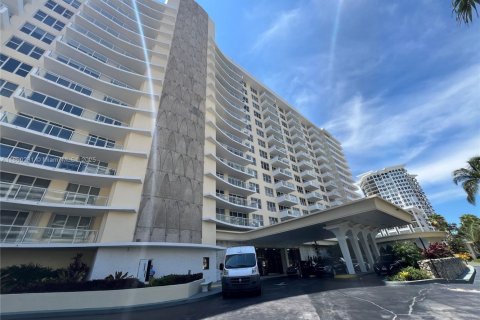 Copropriété à louer à Miami Beach, Floride: 2 chambres, 154.22 m2 № 1890559 - photo 2