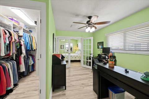 House in New Port Richey, Florida 3 bedrooms, 194.54 sq.m. № 1681927 - photo 22