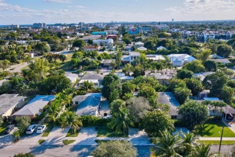 House in Delray Beach, Florida 2 bedrooms, 154.87 sq.m. № 1128046 - photo 1