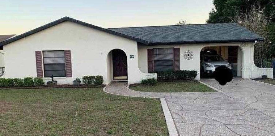 House in Brooksville, Florida 2 bedrooms, 102.38 sq.m. № 2157336