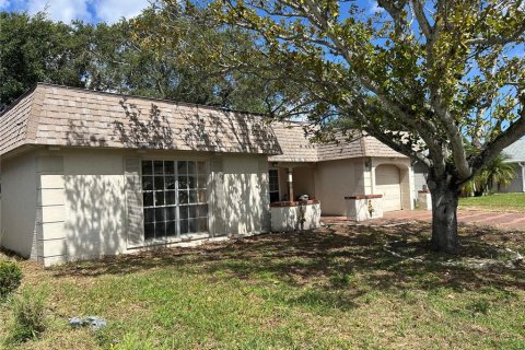 House in Holiday, Florida 3 bedrooms, 123.19 sq.m. № 2266856