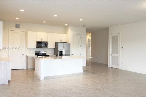 Casa en alquiler en Ave Maria, Florida, 3 dormitorios, 188.41 m2 № 2076938 - foto 4