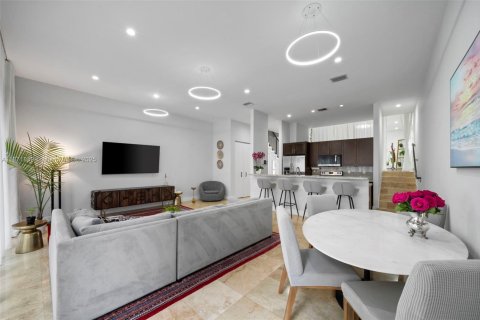 Touwnhouse à vendre à North Miami Beach, Floride: 3 chambres, 209.22 m2 № 1928651 - photo 15