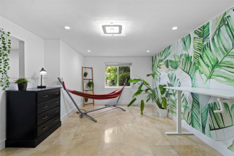 Touwnhouse à vendre à North Miami Beach, Floride: 3 chambres, 209.22 m2 № 1928651 - photo 9