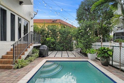 Touwnhouse à vendre à North Miami Beach, Floride: 3 chambres, 209.22 m2 № 1928651 - photo 13