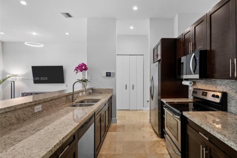 Touwnhouse à vendre à North Miami Beach, Floride: 3 chambres, 209.22 m2 № 1928651 - photo 17