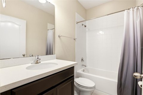 Townhouse in Winter Garden, Florida 4 bedrooms, 188.96 sq.m. № 2096840 - photo 7