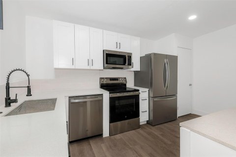Commercial property in Dania Beach, Florida 451.51 sq.m. № 2082588 - photo 15