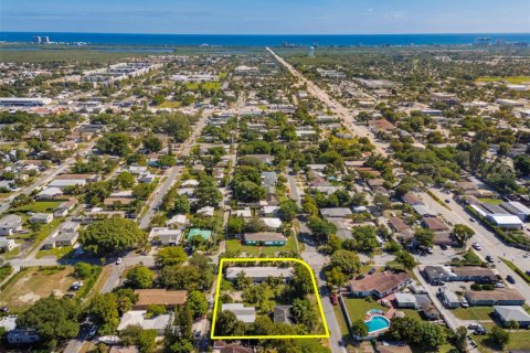 Commercial property in Dania Beach, Florida 451.51 sq.m. № 2082588 - photo 5