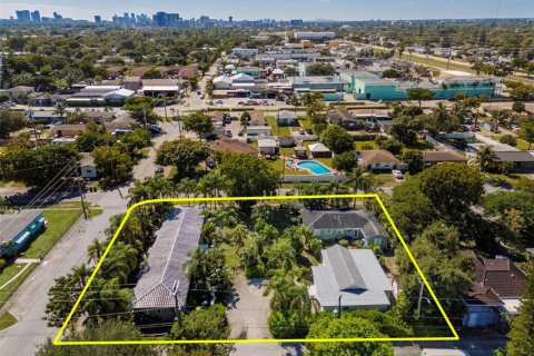 Commercial property in Dania Beach, Florida 451.51 sq.m. № 2082588 - photo 2