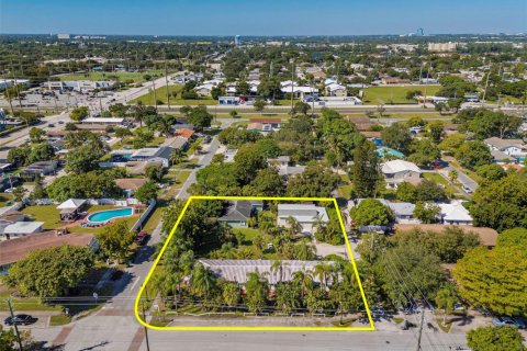 Commercial property in Dania Beach, Florida 451.51 sq.m. № 2082588 - photo 3