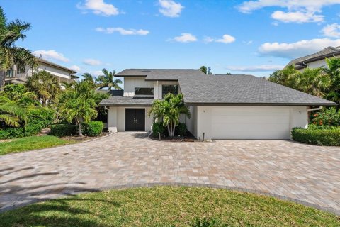 House in Sarasota, Florida 4 bedrooms, 374.77 sq.m. № 2099213 - photo 2