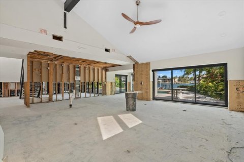 House in Sarasota, Florida 4 bedrooms, 374.77 sq.m. № 2099213 - photo 10