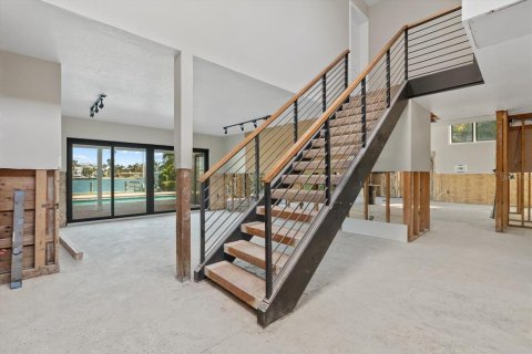 House in Sarasota, Florida 4 bedrooms, 374.77 sq.m. № 2099213 - photo 3