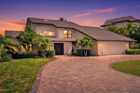 House in Sarasota, Florida 4 bedrooms, 374.77 sq.m. № 2099213