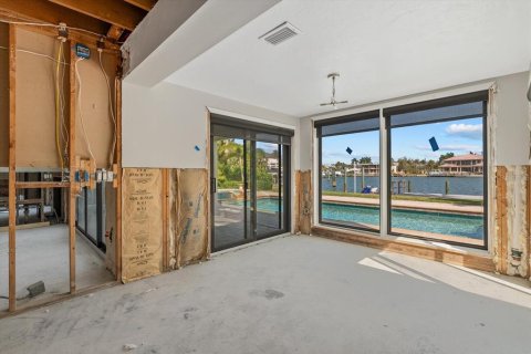 House in Sarasota, Florida 4 bedrooms, 374.77 sq.m. № 2099213 - photo 8