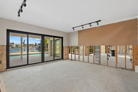 House in Sarasota, Florida 4 bedrooms, 374.77 sq.m. № 2099213 - photo 12