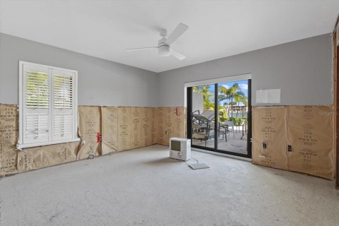 House in Sarasota, Florida 4 bedrooms, 374.77 sq.m. № 2099213 - photo 13