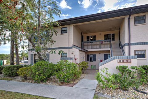 Condo in Port Charlotte, Florida, 2 bedrooms  № 2117604