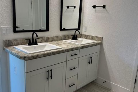 Casa en venta en Brooksville, Florida, 4 dormitorios, 208.1 m2 № 2237036 - foto 12