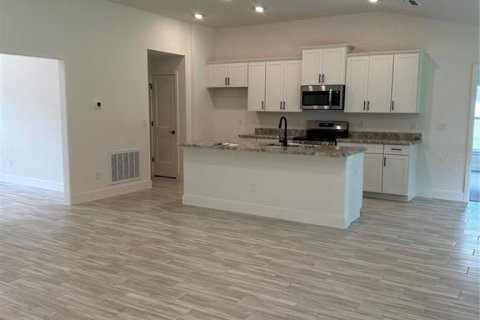 Casa en venta en Brooksville, Florida, 4 dormitorios, 208.1 m2 № 2237036 - foto 6