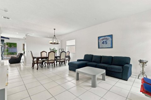 Villa ou maison à vendre à Coconut Creek, Floride: 3 chambres, 167.22 m2 № 2431413 - photo 5