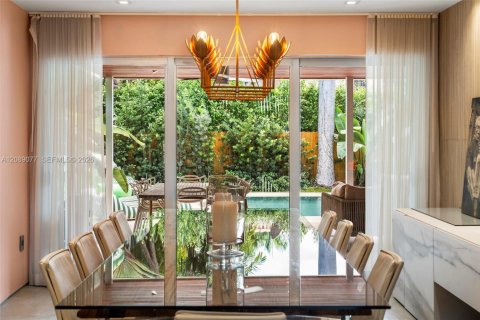 Villa ou maison à vendre à Miami Beach, Floride: 5 chambres, 337.05 m2 № 2365659 - photo 22